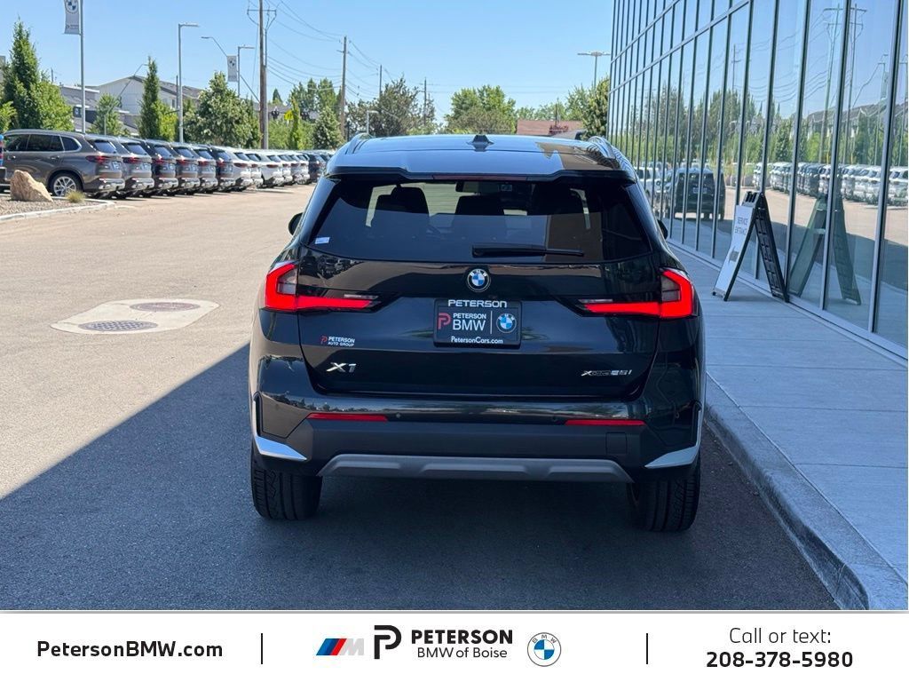 Used 2023 BMW X1 xDrive28i w/ Convenience Package AWD/4WD image 4