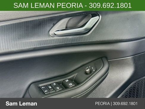 New 2025 Jeep Grand Cherokee Altitude image 18