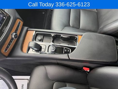 Used 2023 Volvo XC90 T8 Core AWD/4WD image 23