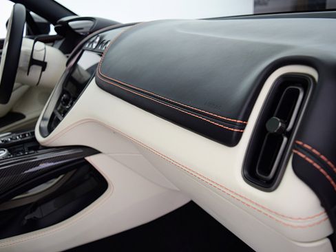 Used 2022 Aston Martin DBX DBX image 42