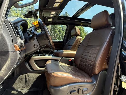 Used 2021 Nissan Titan Platinum Reserve w/ Moonroof Package RWD image 29