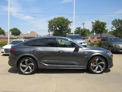 Used 2023 Audi e-tron S Premium Plus w/ Black Optic Package image 5