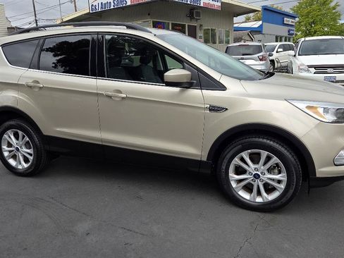 Used 2018 Ford Escape SE AWD/4WD image 6