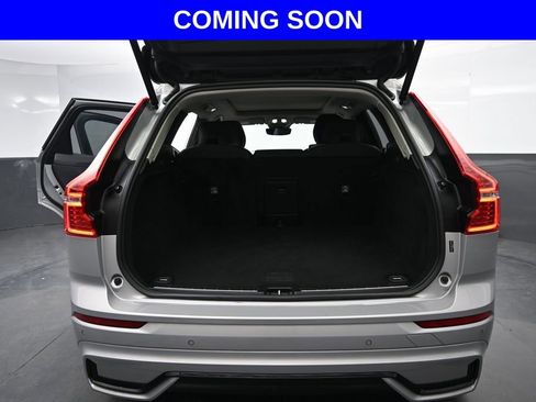 Used 2025 Volvo XC60 B5 Plus AWD/4WD image 18