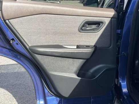 Used 2021 Nissan Rogue S image 16