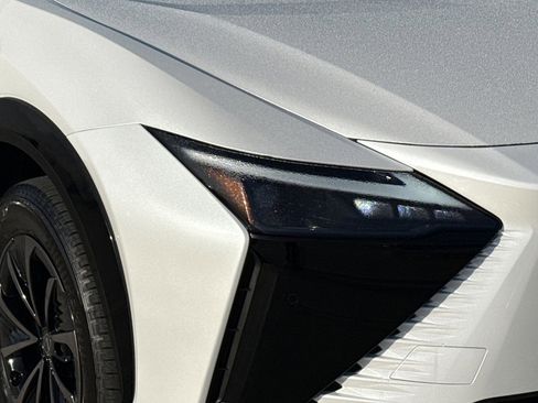 New 2026 Lexus RZ 350e RZ 350e image 10