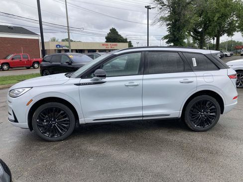 New 2025 Lincoln Corsair Reserve w/ Equipment Group 202A image 8