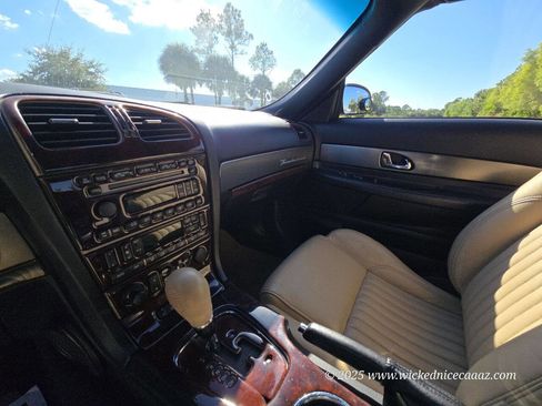 Used 2005 Ford Thunderbird Deluxe 2dr Convertible image 17