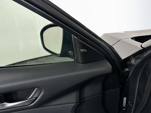 Used 2025 Nissan Altima 2.5 SV image 16