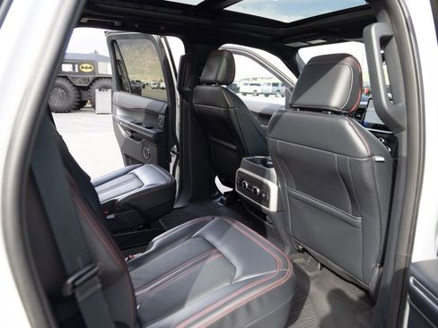 Used 2023 Ford Expedition Limited image 28
