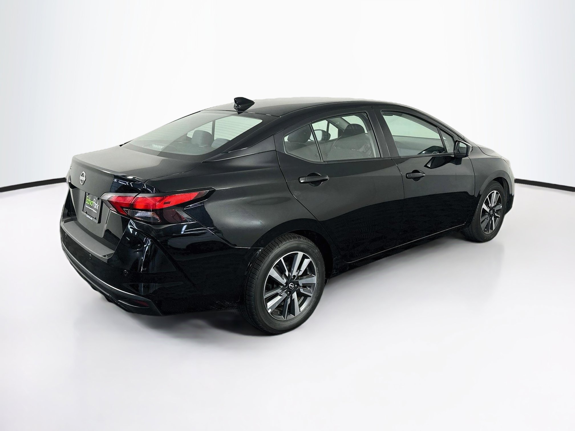 Used 2025 Nissan Versa SV FWD image 9