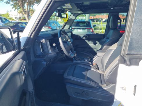 Used 2025 Ford Bronco Outer Banks AWD/4WD image 22