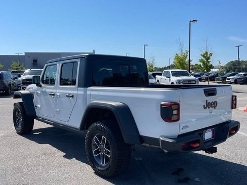 Used 2025 Jeep Gladiator Mojave w/ Convenience Group AWD/4WD image 20