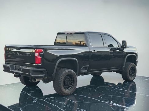 Used 2020 Chevrolet Silverado 2500 High Country w/ Technology Package image 4