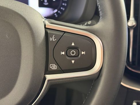 Certified 2025 Volvo XC60 B5 Core w/ Protection Package Premier AWD/4WD image 28