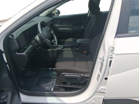 Used 2026 Hyundai Kona SE FWD image 9