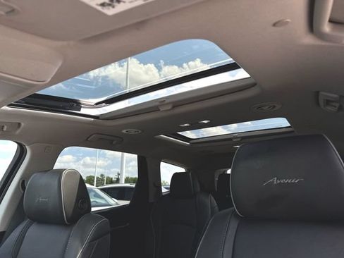 Used 2020 Buick Enclave Avenir w/ Avenir Technology Package AWD/4WD image 19