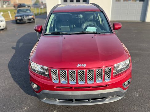 Used 2017 Jeep Compass Latitude image 4