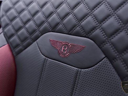 Used 2024 Bentley Bentayga AWD/4WD image 57