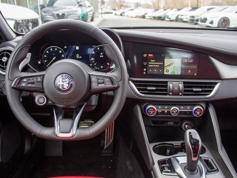 New 2025 Alfa Romeo Giulia AWD image 13