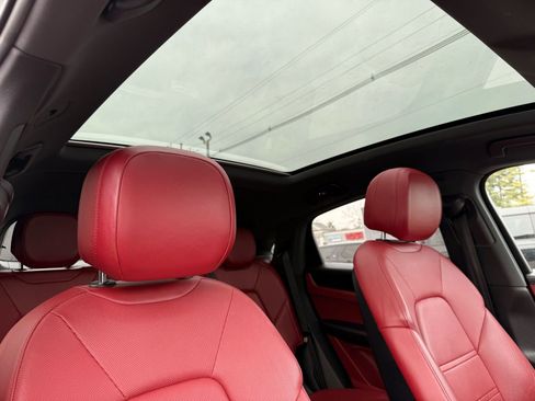 Used 2022 Porsche Cayenne Coupe image 26