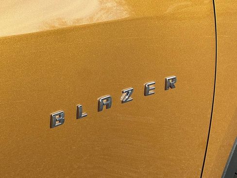 Used 2019 Chevrolet Blazer LT FWD image 9