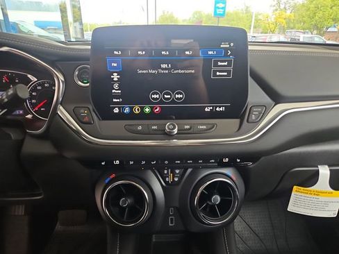 Used 2025 Chevrolet Blazer LT w/ Convenience Package FWD image 19