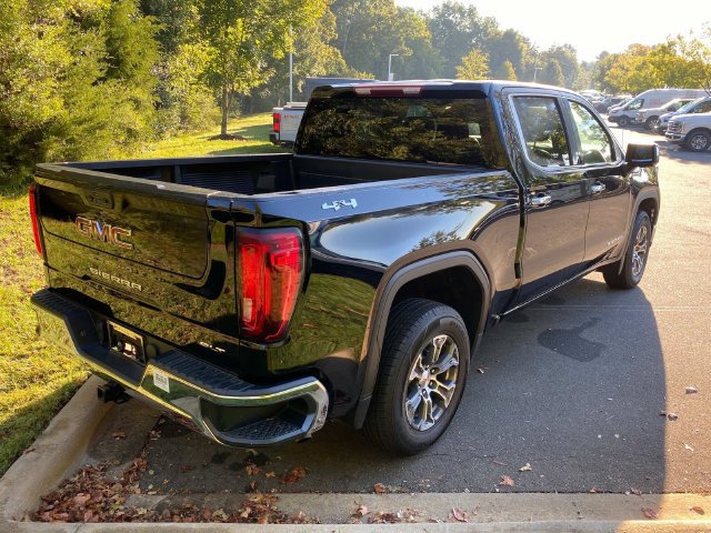 Used 2025 GMC Sierra 1500 SLT AWD/4WD image 33