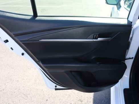 Used 2025 Toyota Camry SE image 11
