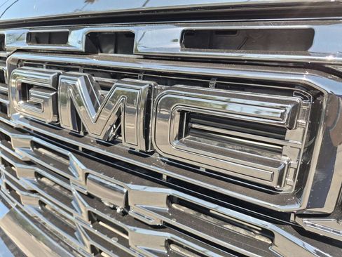 New 2026 GMC Sierra 2500 Denali w/ Denali Reserve Package AWD/4WD image 34