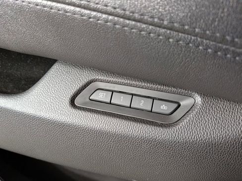 Used 2017 Cadillac Escalade ESV Premium Luxury image 12