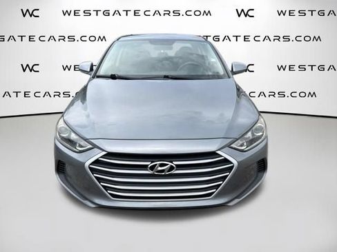 Used 2018 Hyundai Elantra SE FWD image 2