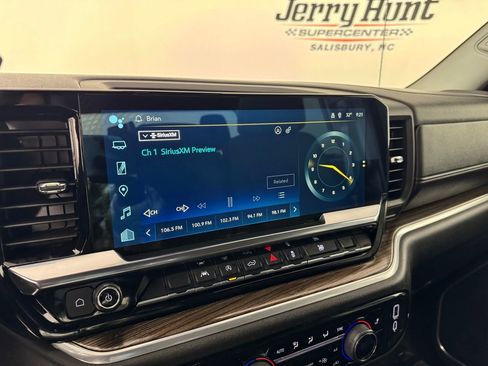 Used 2024 Chevrolet Silverado 1500 LT image 17