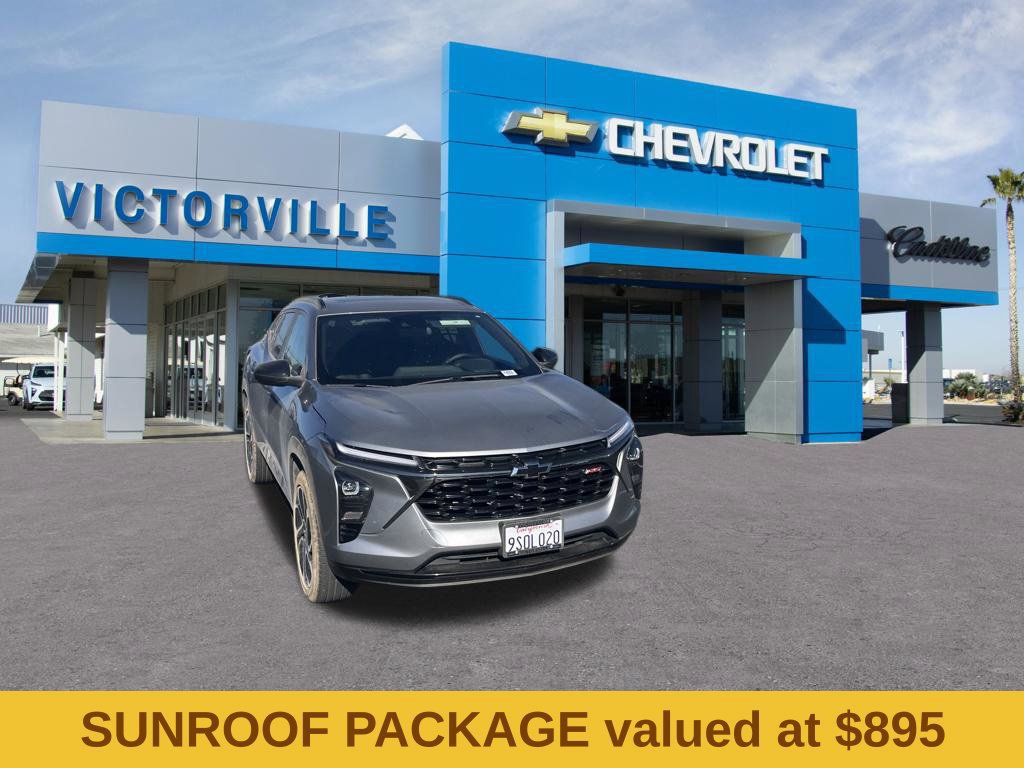 Used 2025 Chevrolet Trax RS w/ Sunroof Package FWD image 3