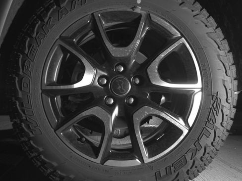 Used 2025 Jeep Compass Trailhawk image 14