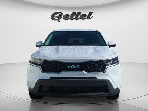 Used 2023 Kia Sorento LX FWD image 2