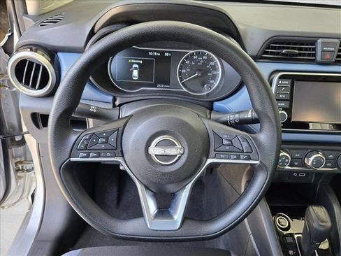 Used 2025 Nissan Versa SV FWD image 12