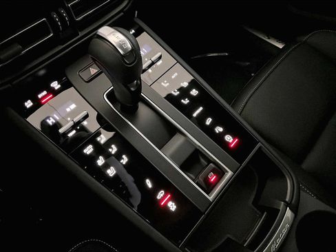 New 2026 Porsche Macan S image 18