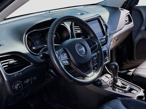 Used 2019 Jeep Cherokee Limited AWD/4WD image 7