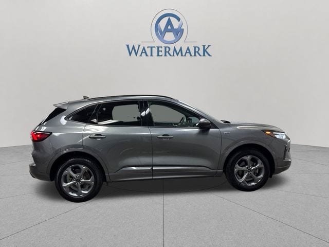 Used 2024 Ford Escape ST-Line w/ Tech Pack #1 AWD/4WD image 9