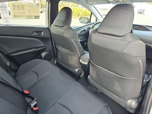 Used 2022 Toyota Prius L Eco image 11