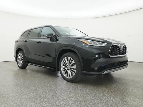 New 2026 Toyota Highlander Platinum image 64