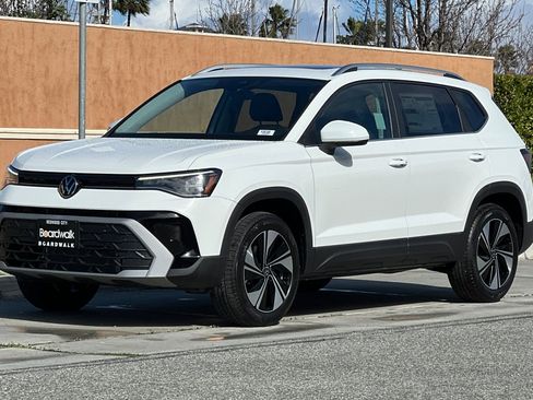 New 2026 Volkswagen Taos SE AWD/4WD image 8