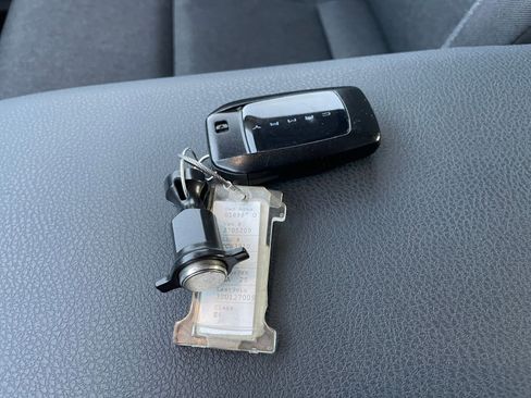 Used 2025 Toyota Camry LE image 18