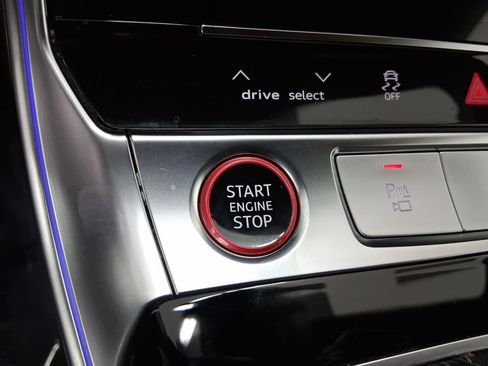 Used 2021 Audi S6 Prestige w/ Prestige Package image 24