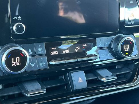 Certified 2024 Toyota Highlander LE image 25