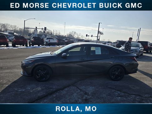 Used 2021 Hyundai Elantra SEL image 6