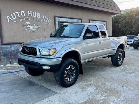 Used 2002 Toyota Tacoma PreRunner image 1