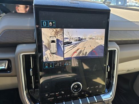 Used 2025 GMC Yukon Denali image 27