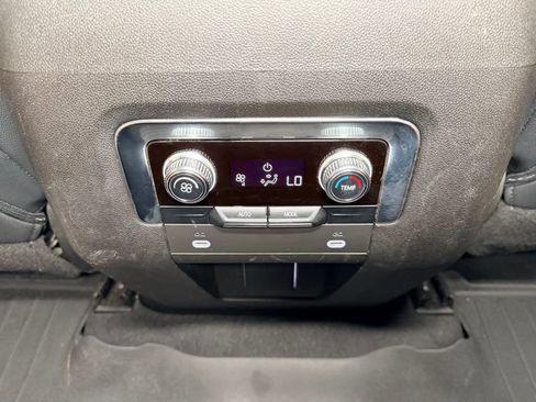 Used 2023 GMC Yukon SLE AWD/4WD image 13